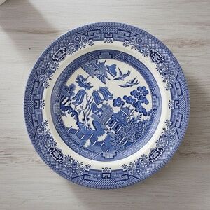 Vintage Churchill England Blue Willow Collector Plate Blue White Scalloped